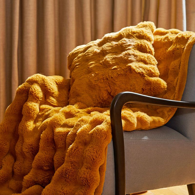 Cozee Home throws and bedspreads
