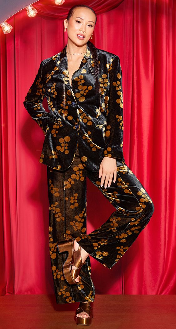 Sequinned and velvet fashion