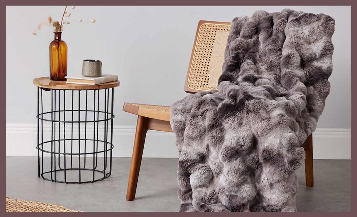  Cozee Home giftable luxury faux fur throw